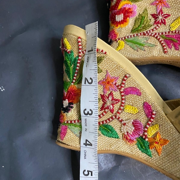 Stuart Weitzman Yellow Embroidered Wedges Women Size N 8 - Picture 7 of 7